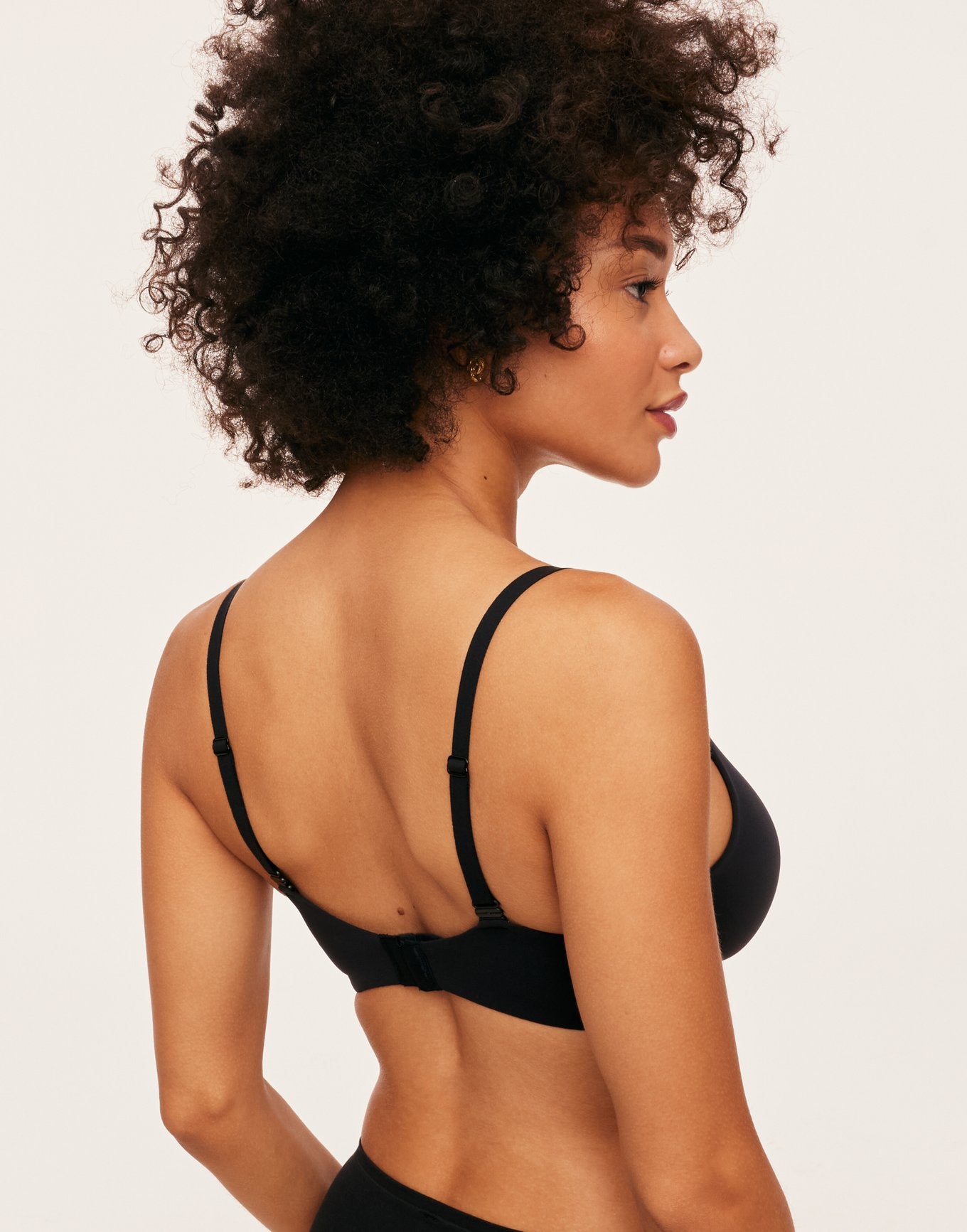 Janelle Contorno Negro