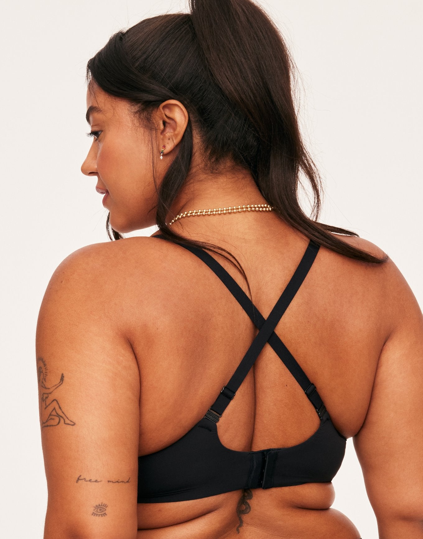Janelle Contorno Plus Negro