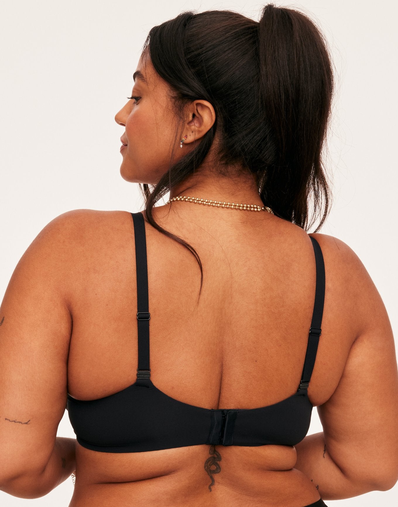 Janelle Contorno Plus Negro