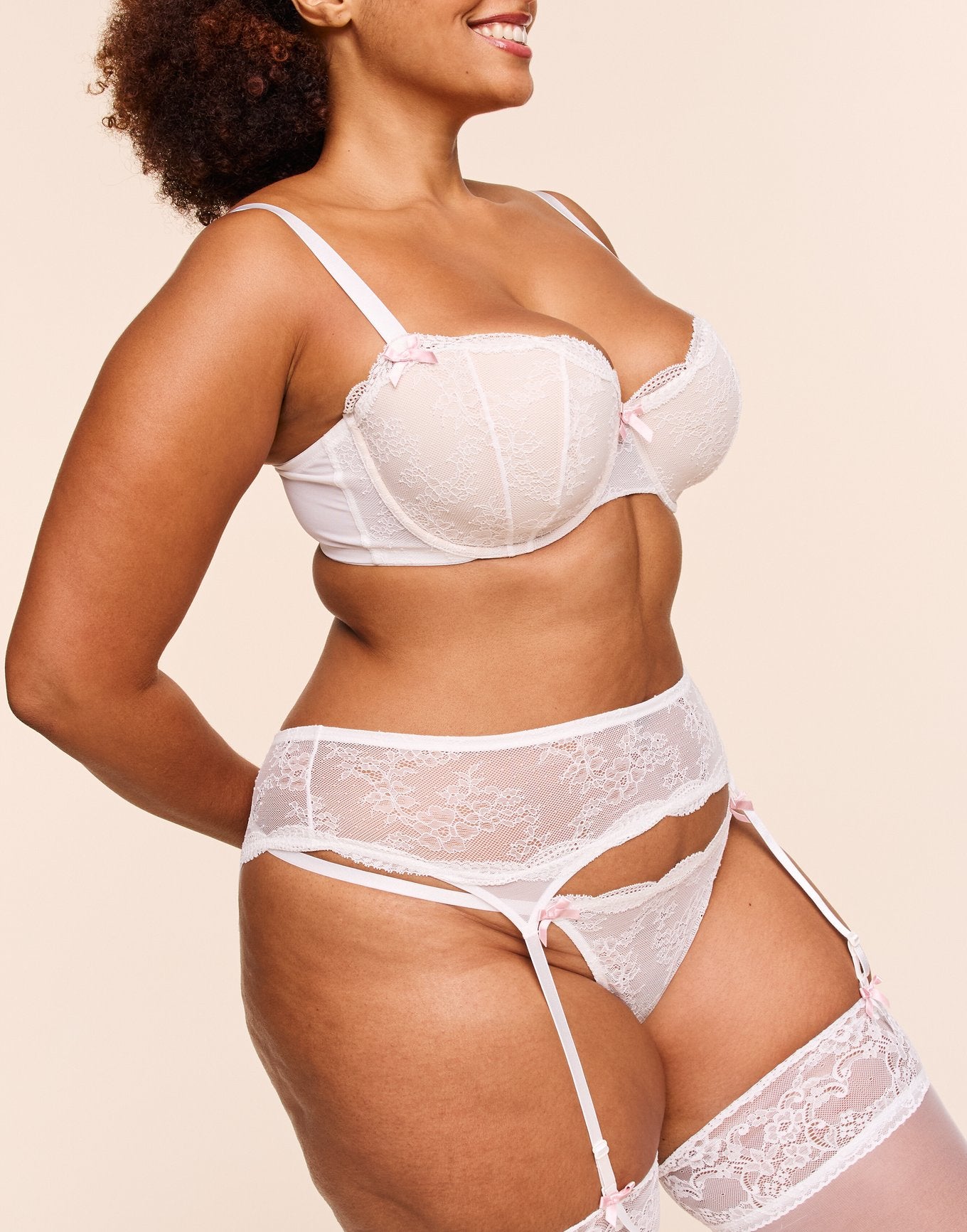 Anabella Contorno Plus Blanco