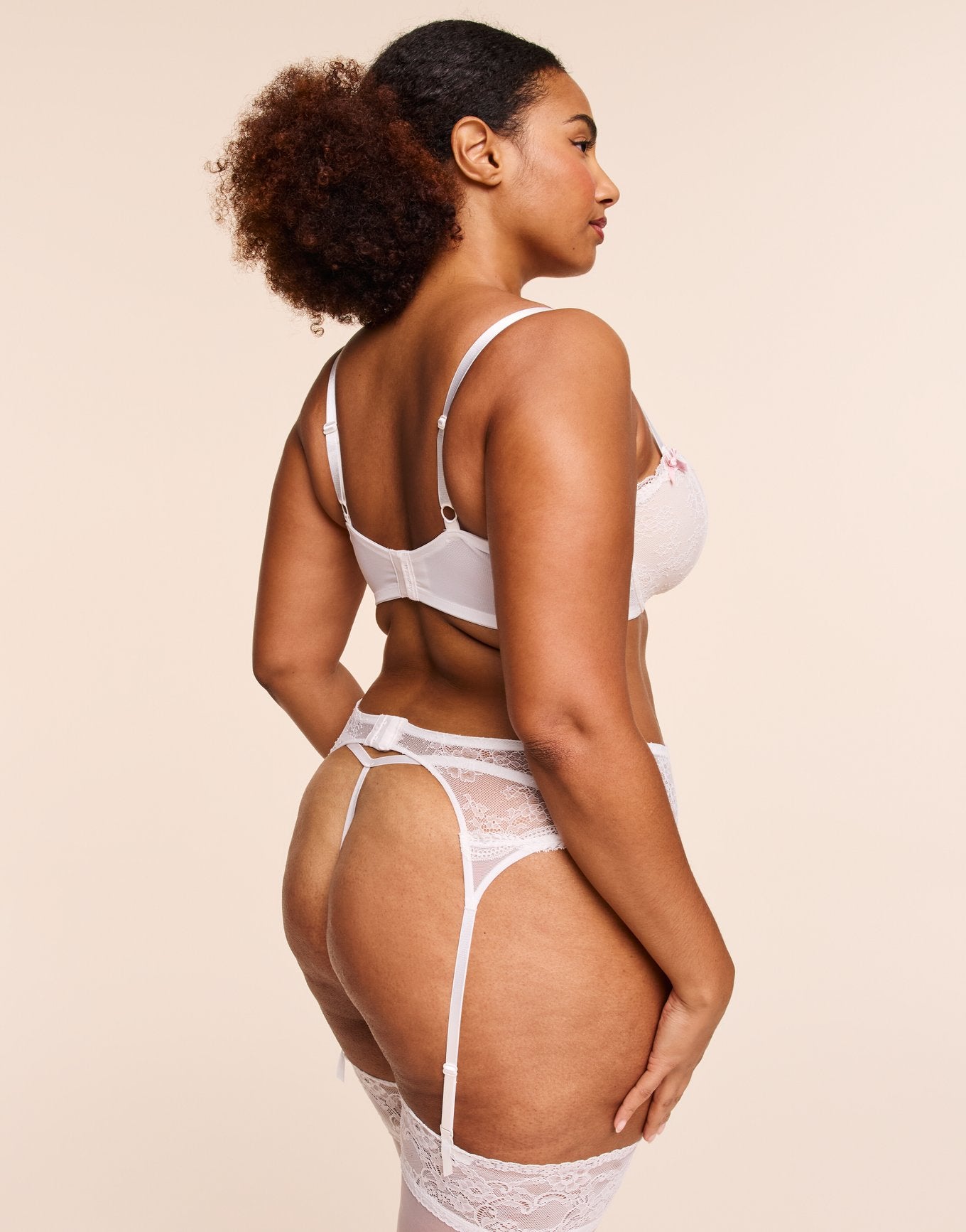Anabella Contorno Plus Blanco