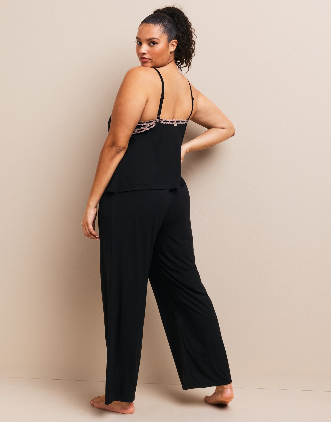 Eloisa Plus Negro