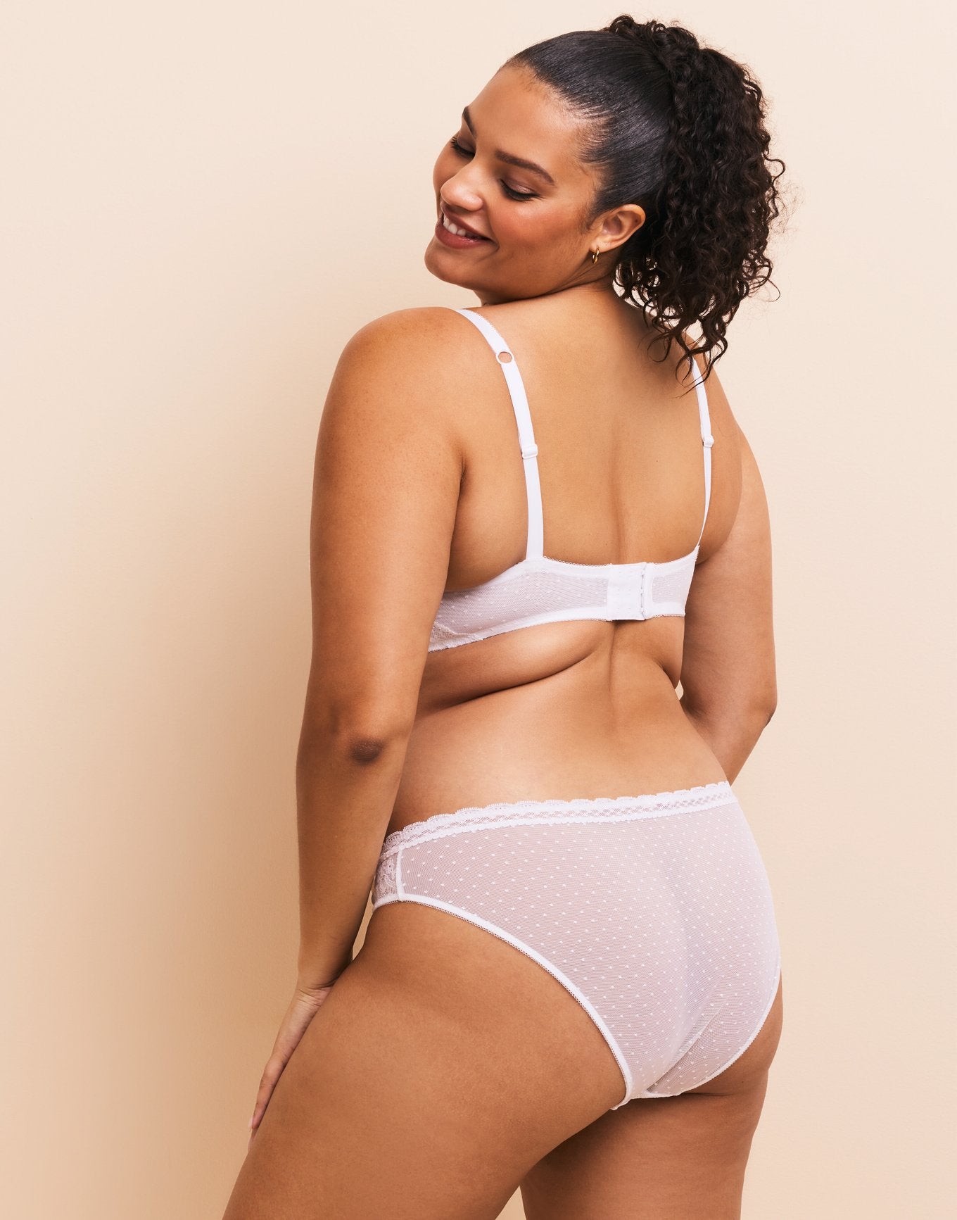 Lucie Contorno Plus Blanco